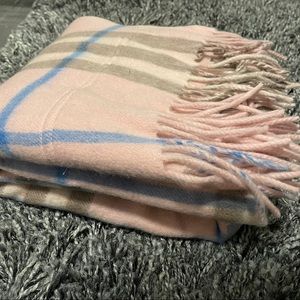 Burberry patterned pink wool scarf